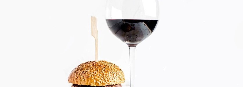 Dicas para harmonizar vinhos com hambúrguer