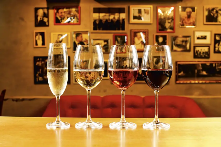 Em pequenas doses: conheça bares de vinho com boas ofertas em taças